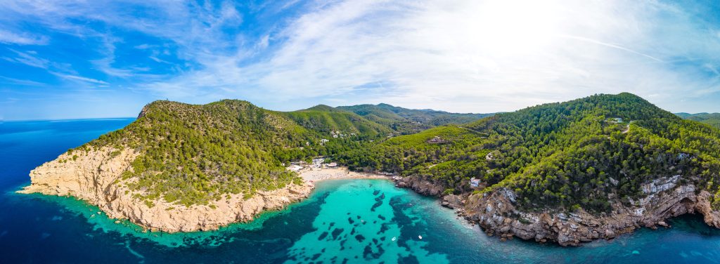 La Cala Benirras, en la isla de Ibiza